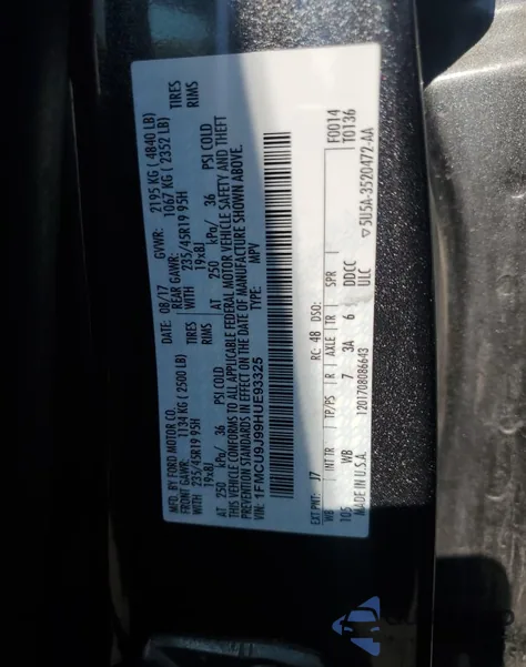 2017 Ford Escape Titanium z USA, uszkodzony, nr VIN 1FMCU9J99HUE93325